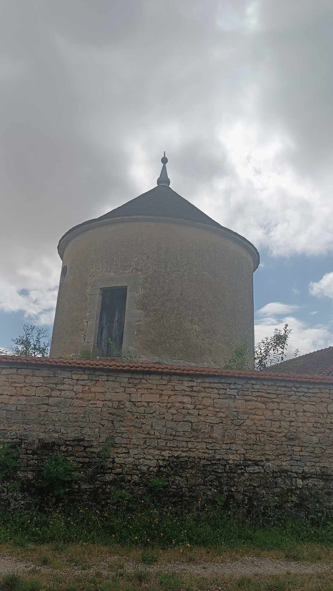 Ancien pigeonnier 0