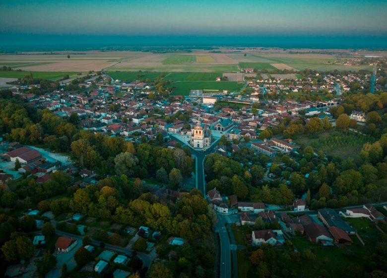 828088_vue_panoramique_bourg_dienville_-__studio_og